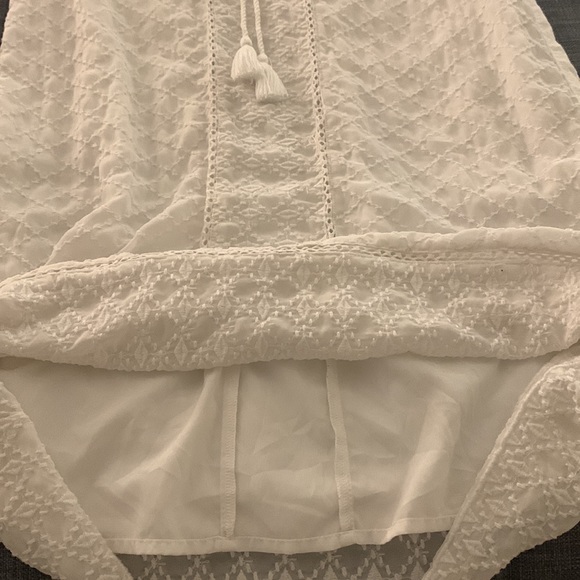 White dress - Picture 6 of 9